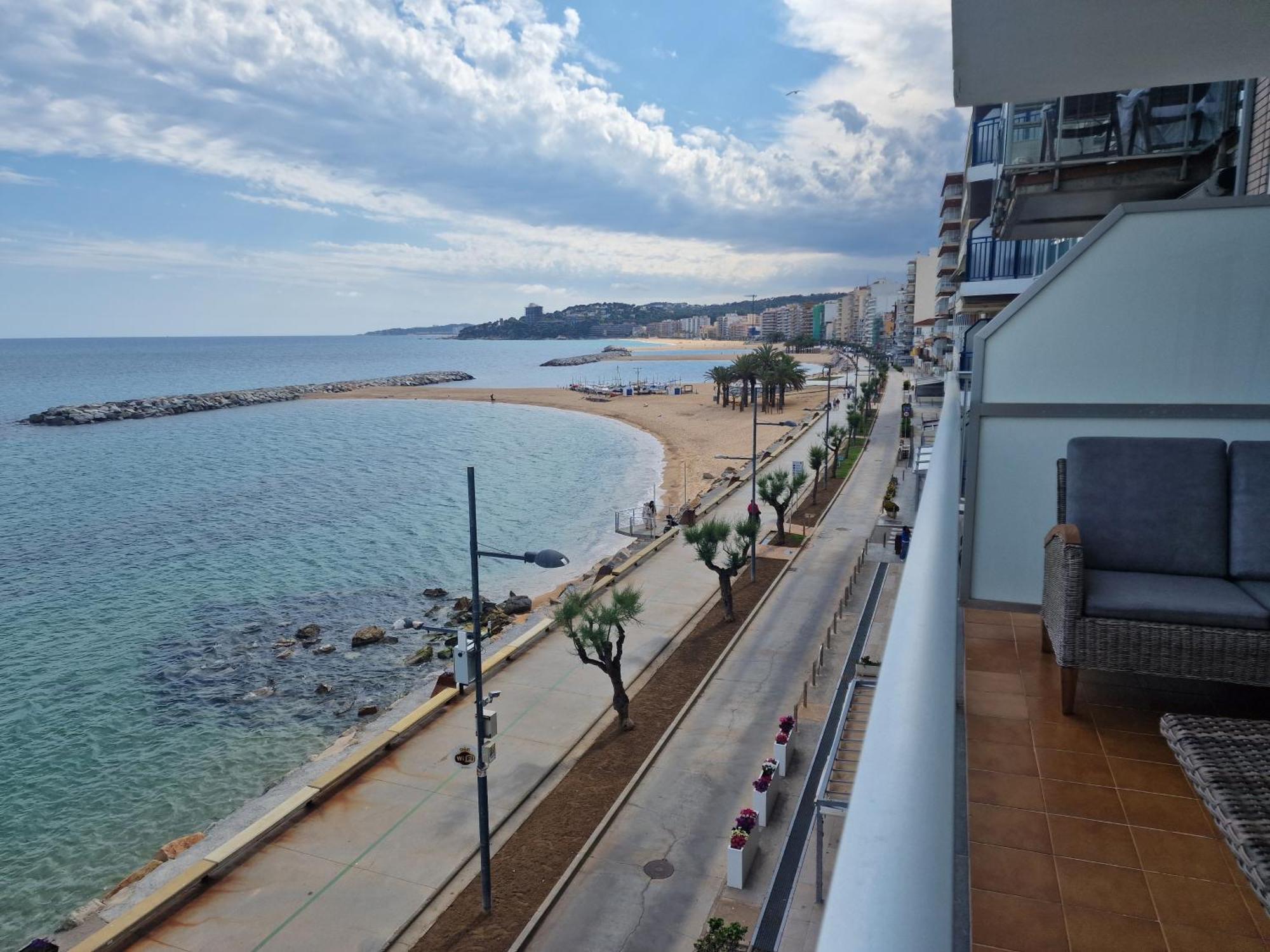 Primera Linea Sant Antoni カロンジェ エクステリア 写真